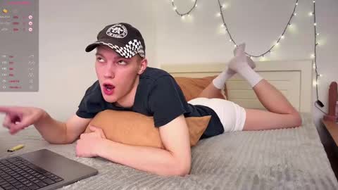 Snapshot of davey_ebash chatting on February 16, 7:16 pm Davey online show from February 16, 7:16 pm