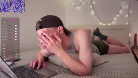 Snapshot of davey_ebash chatting on September 22, 7:16 pm Davey online show from September 22, 7:16 pm