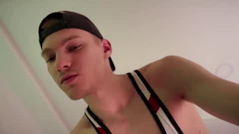 Snapshot of davey_ebash chatting on November 18, 5:39 pm Davey online show from November 18, 5:39 pm