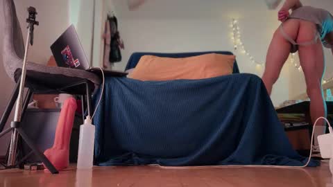 Snapshot of davey_ebash chatting on November 29, 5:05 pm Davey online show from November 29, 5:05 pm