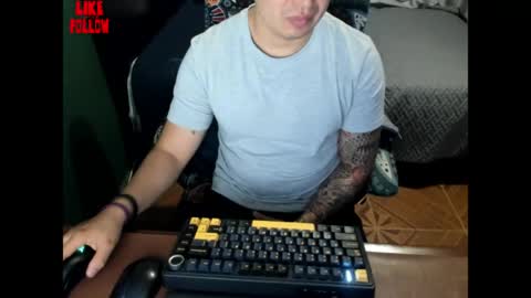 Snapshot of david_2789 chatting on May 24, 12:48 am David online show from May 24, 12:48 am