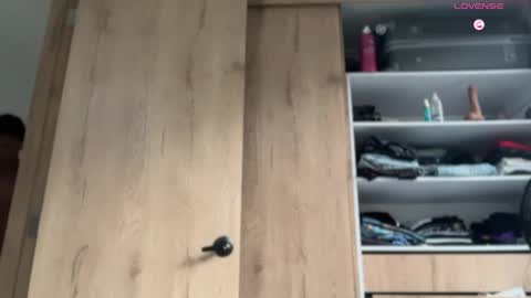 Snapshot of david_hot44 chatting on May 23, 9:41 pm david_hot44 online show from May 23, 9:41 pm
