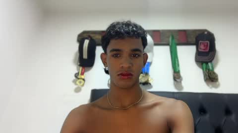 Snapshot of david_hot44 chatting on June 2, 5:09 am david_hot44 online show from June 2, 5:09 am