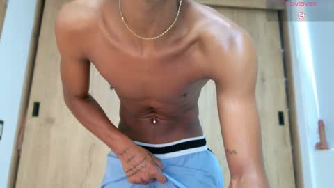 Snapshot of david_hot44 chatting on June 6, 3:28 pm david_hot44 online show from June 6, 3:28 pm