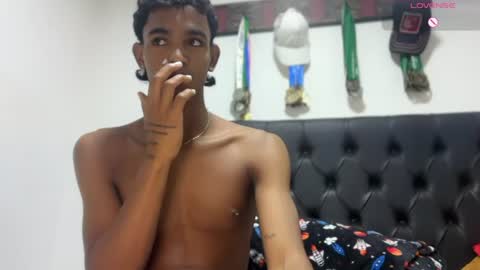 Snapshot of david_hot44 chatting on June 17, 2:25 am david_hot44 online show from June 17, 2:25 am