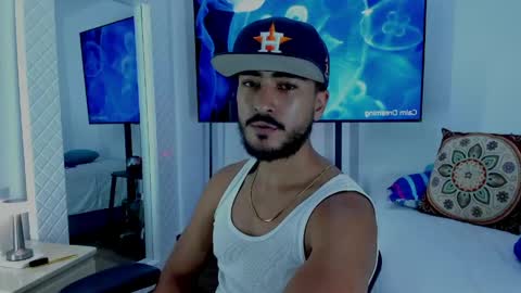 Hey im David that loves to explore and speak their fantasies. Very open talktative and nice. Feel free to chat with me online show from April 14, 1:11 am