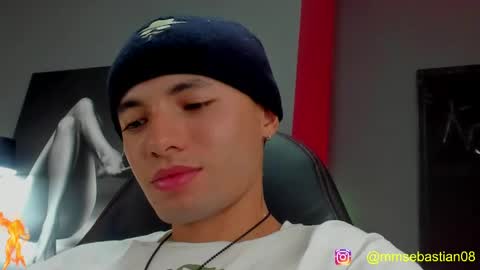 Snapshot of david_jons7 chatting on April 24, 10:34 pm David Jons online show from April 24, 10:34 pm