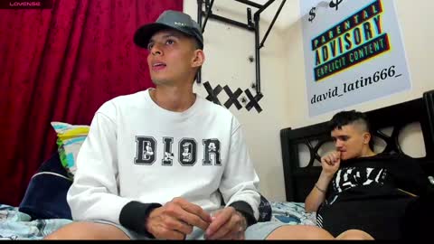 Snapshot of david_latin666_ chatting on January 21, 12:04 am David online show from January 21, 12:04 am