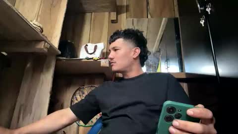 Snapshot of david_miuller chatting on June 2, 11:23 am david_miuller online show from June 2, 11:23 am