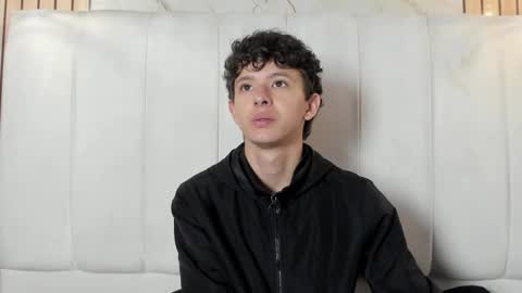 Snapshot of david_roy_ chatting on February 23, 12:57 pm Roy online show from February 23, 12:57 pm