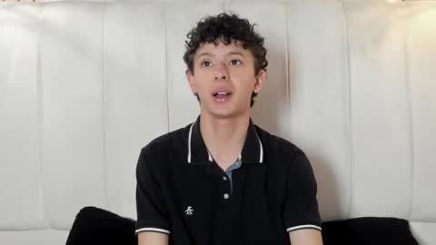 Snapshot of david_roy_ chatting on February 24, 12:58 pm Roy online show from February 24, 12:58 pm