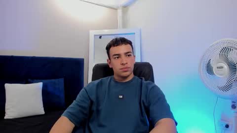 Snapshot of david_rtr chatting on November 13, 7:35 pm david_rtr online show from November 13, 7:35 pm