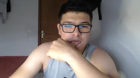 Snapshot of david_smit_ chatting on April 6, 6:31 pm david smit online show from April 6, 6:31 pm