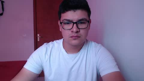 Snapshot of david_smit_ chatting on April 12, 3:50 pm david smit online show from April 12, 3:50 pm