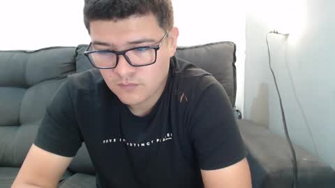 Snapshot of david_smit_ chatting on May 9, 3:28 pm david smit online show from May 9, 3:28 pm