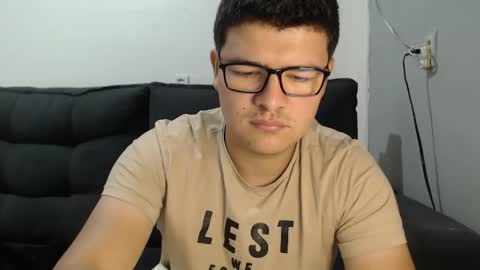 Snapshot of david_smit_ chatting on May 11, 3:29 pm david smit online show from May 11, 3:29 pm
