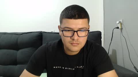 Snapshot of david_smit_ chatting on May 22, 9:20 pm david smit online show from May 22, 9:20 pm