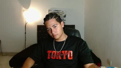 Snapshot of davidbless chatting on April 6, 12:19 am David Bless online show from April 6, 12:19 am