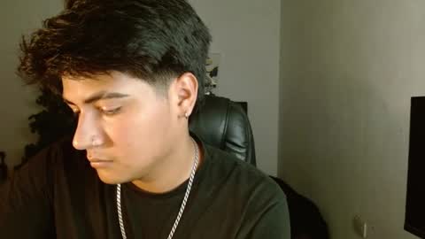 Snapshot of davidbless chatting on May 22, 1:13 am David Bless online show from May 22, 1:13 am