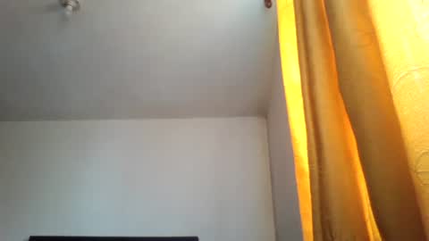 Snapshot of davidcr89 chatting on February 18, 5:42 pm davidcr89 online show from February 18, 5:42 pm