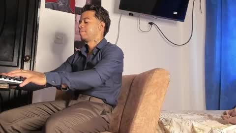 Snapshot of davide_daniels chatting on April 19, 6:54 pm Davide online show from April 19, 6:54 pm