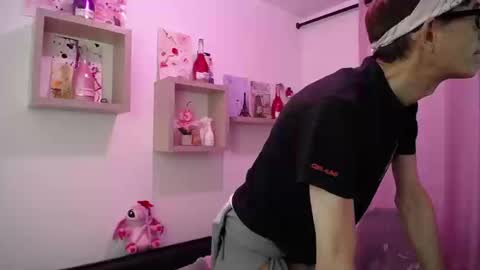 Snapshot of davidhumbee chatting on March 14, 5:46 am David Lucky 13 online show from March 14, 5:46 am