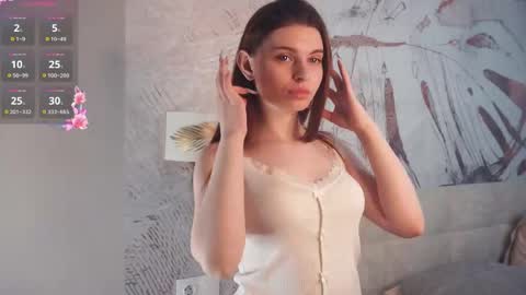 Snapshot of davinagreengo chatting on April 27, 11:03 pm Louise online show from April 27, 11:03 pm