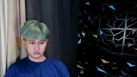 Snapshot of davincihugecock chatting on April 5, 4:59 pm daniel online show from April 5, 4:59 pm