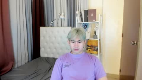 Snapshot of davincihugecock chatting on April 13, 5:07 pm daniel online show from April 13, 5:07 pm
