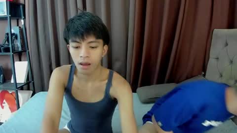 Snapshot of davincihugecock chatting on April 30, 4:46 pm daniel online show from April 30, 4:46 pm