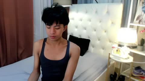 Snapshot of davincihugecock chatting on May 9, 6:35 pm daniel online show from May 9, 6:35 pm