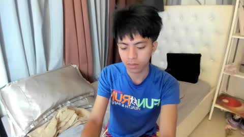 Snapshot of davincihugecock chatting on May 31, 6:31 pm daniel online show from May 31, 6:31 pm