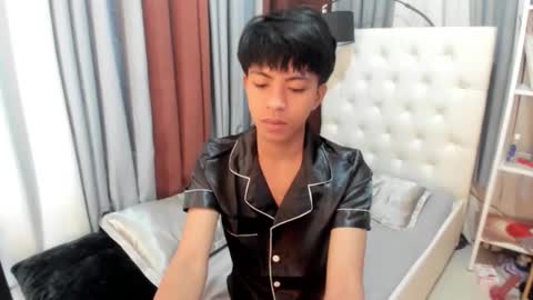 Snapshot of davincihugecock chatting on June 4, 9:21 pm daniel online show from June 4, 9:21 pm