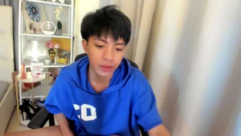 Snapshot of davincihugecock chatting on June 6, 11:20 pm daniel online show from June 6, 11:20 pm