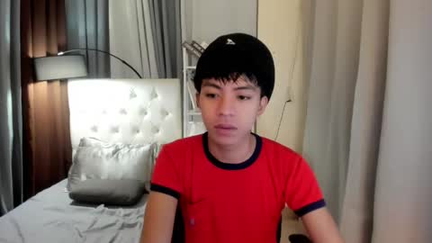 Snapshot of davincihugecock chatting on June 8, 12:14 am daniel online show from June 8, 12:14 am