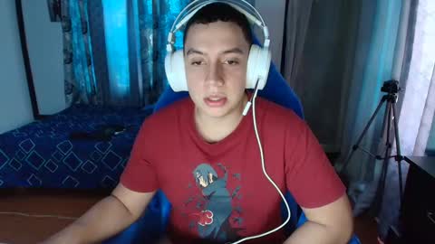 Snapshot of davinson_01 chatting on January 6, 1:30 pm Davinson online show from January 6, 1:30 pm