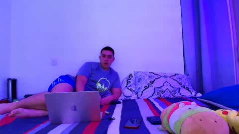 Snapshot of davinson_01 chatting on January 15, 7:59 am Davinson online show from January 15, 7:59 am