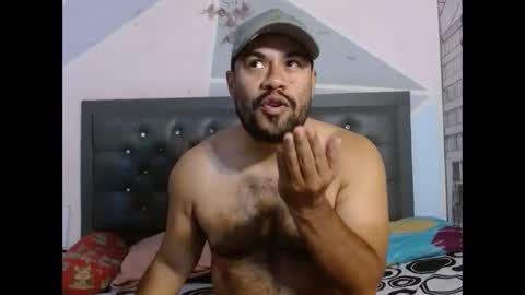 Snapshot of davinson_lopez35 chatting on May 31, 1:29 pm davinson_lopez35 online show from May 31, 1:29 pm