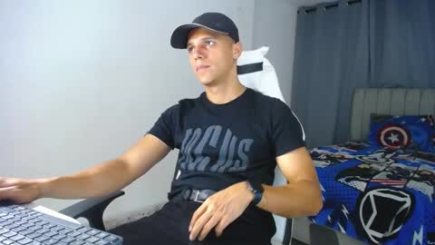 Snapshot of davisito7 chatting on February 16, 4:09 am David Angel online show from February 16, 4:09 am