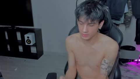 Snapshot of davisross chatting on March 11, 7:37 am davis online show from March 11, 7:37 am