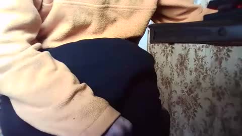 davitaa3434 online show from April 24, 7:55 am