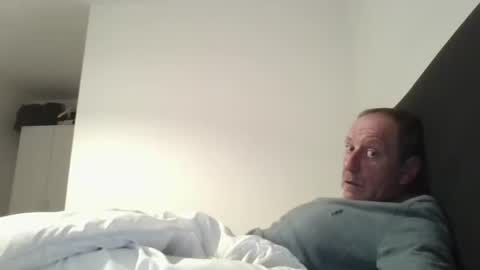 Snapshot of davyboi15 chatting on April 12, 3:22 am davyboi15 online show from April 12, 3:22 am