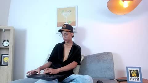 Snapshot of dax_blaze chatting on April 19, 12:37 pm Dax online show from April 19, 12:37 pm