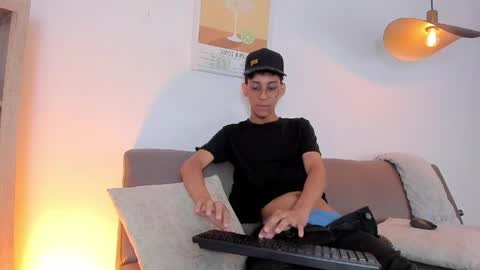 Snapshot of dax_blaze chatting on April 24, 12:51 pm Dax online show from April 24, 12:51 pm