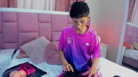 Snapshot of dax_blaze chatting on June 3, 1:46 pm Dax online show from June 3, 1:46 pm