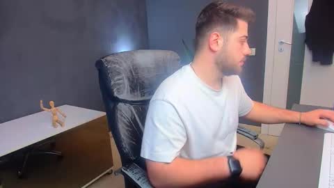 Snapshot of daxgreer chatting on March 28, 5:29 am DaxGreer online show from March 28, 5:29 am