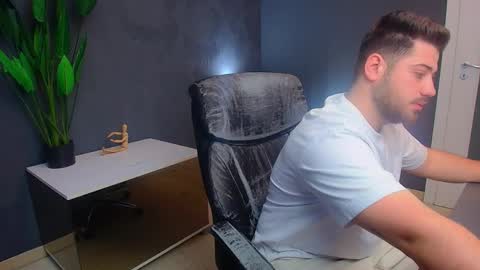 Snapshot of daxgreer chatting on March 30, 4:24 am DaxGreer online show from March 30, 4:24 am