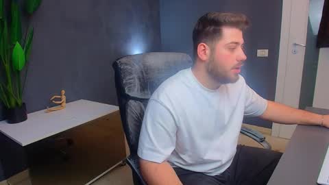 Snapshot of daxgreer chatting on March 31, 4:24 am DaxGreer online show from March 31, 4:24 am