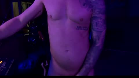 Snapshot of day__tripper chatting on April 20, 6:49 am day tripper online show from April 20, 6:49 am