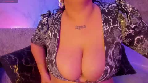 Snapshot of dayan_silva_ chatting on April 23, 12:56 am DAYAN online show from April 23, 12:56 am